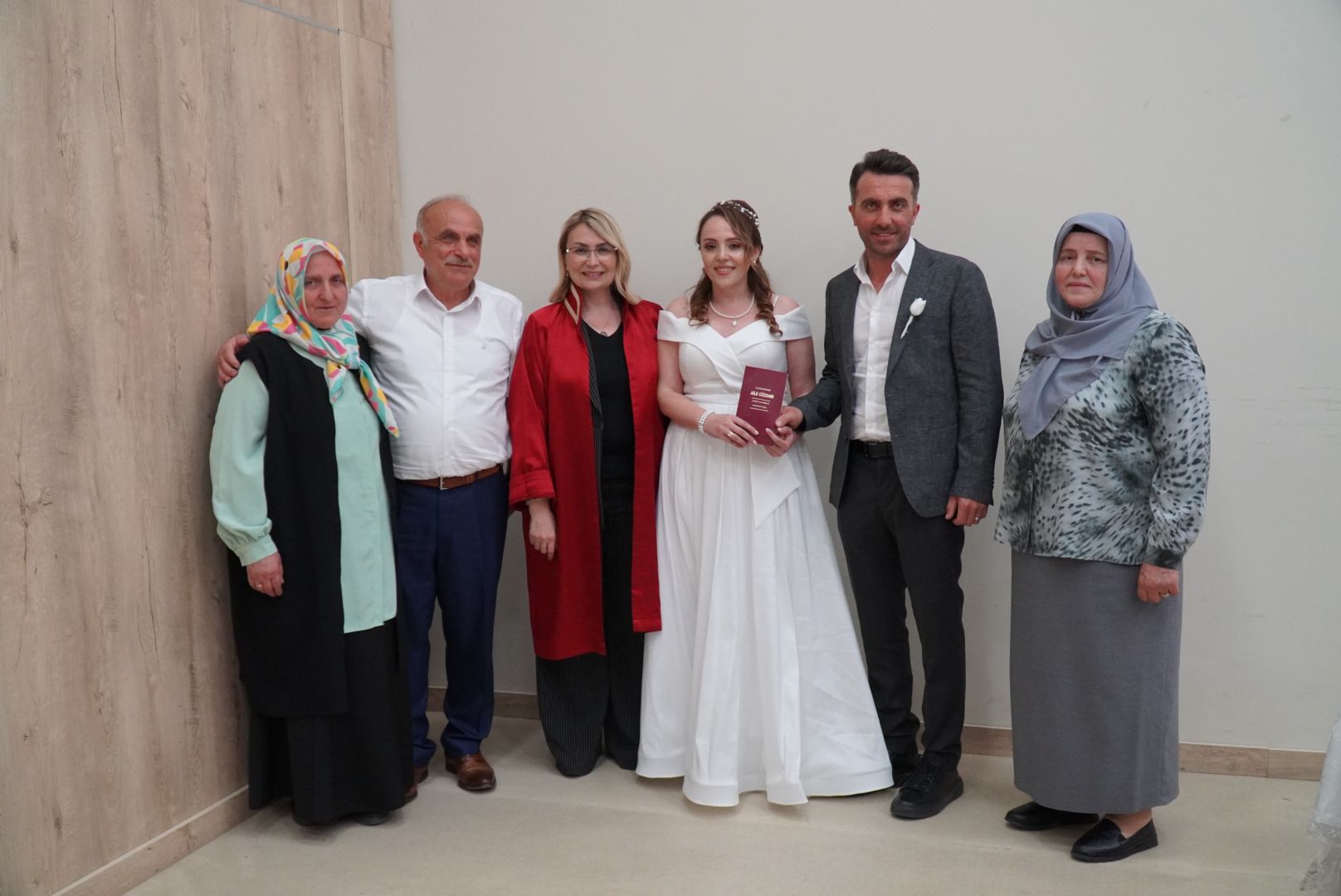 BAŞKAN FAZLACA GENÇ ÇİFTİN NİKÂHINI KIYDI