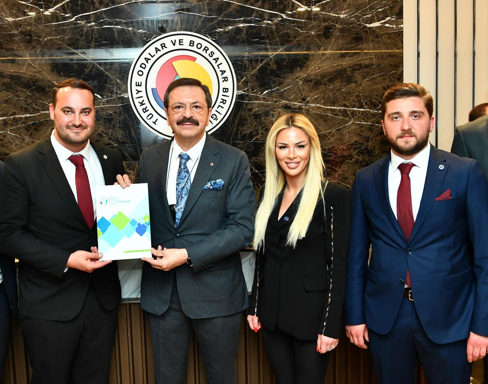 BAŞKAN HİSARCIKLIOĞLU “KADIN VE GENÇ GİRİŞİMCİLERİMİZ İLE GURUR DUYUYORUZ”