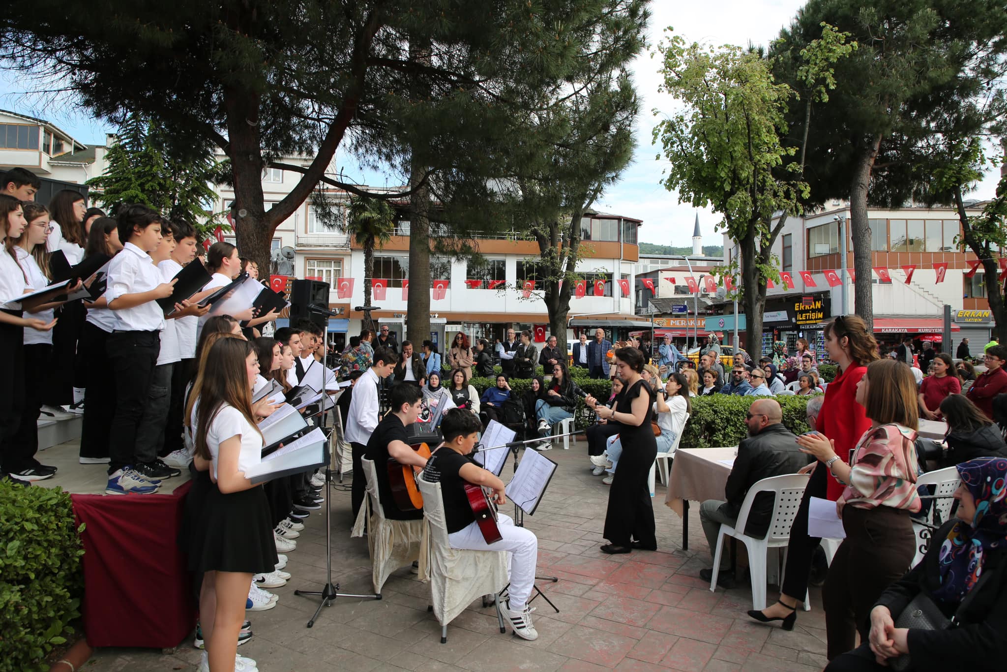 KARAMÜRSEL BELEDİYESİ, LİSELER ARASI MÜZİK YARIŞMASI DÜZENLEDİ