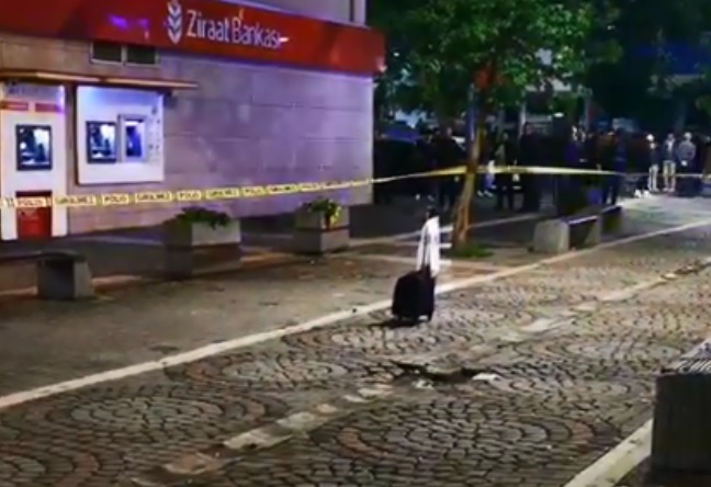 YALOVA’DA ŞÜPHELİ ÇANTA PATLATILDI