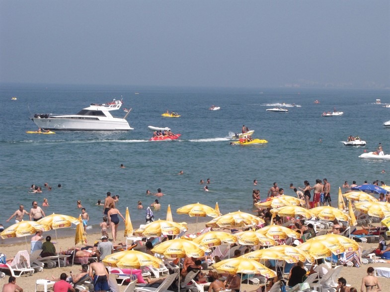 ÇINARCIK BAYRAMDA DOLDU TAŞTI