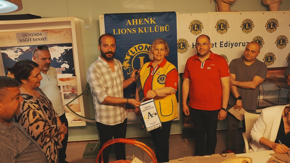 ATIKLARIN GERİ DÖNÜŞÜMÜYLE ÖĞRENCİLERE BURS VERİLECEK