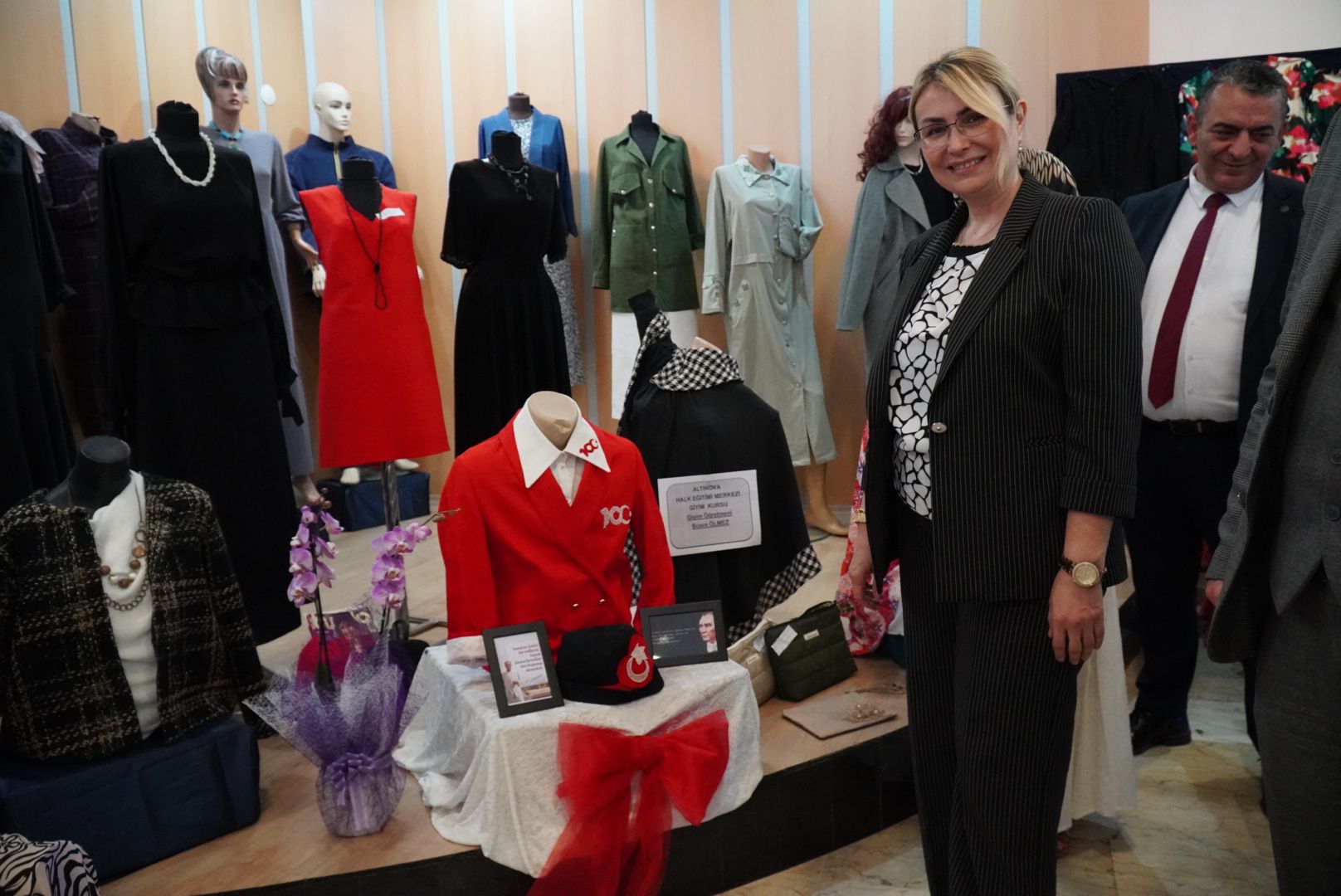 ALTINOVA’DA YILSONU SERGİSİ GÖZ KAMAŞTIRDI