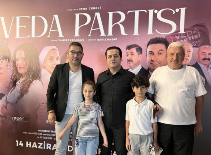 ARMUTLU’DA ÇEKİLEN VEDA PARTİSİ FİLMİ, İLÇEYE İLGİYİ ARTTIRDI