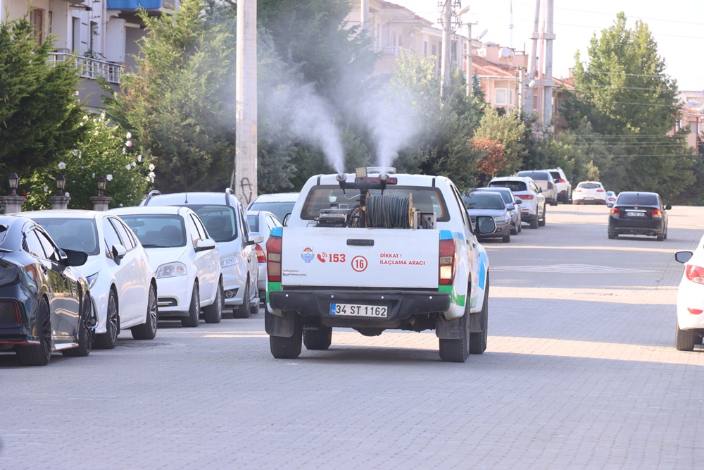 YALOVA BELEDİYESİ 14 MAHALLEDE SİNEK İLAÇLAMASI YAPIYOR