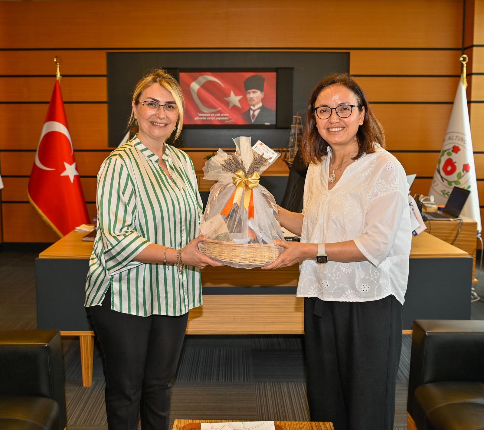 VALİ KAYA, BAŞKAN FAZLACA’YI ZİYARET ETTİ