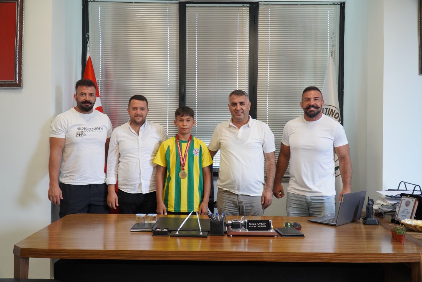 ŞAMPİYON, BAŞKAN YARDIMCISI AYDIN’I ZİYARET ETTİ