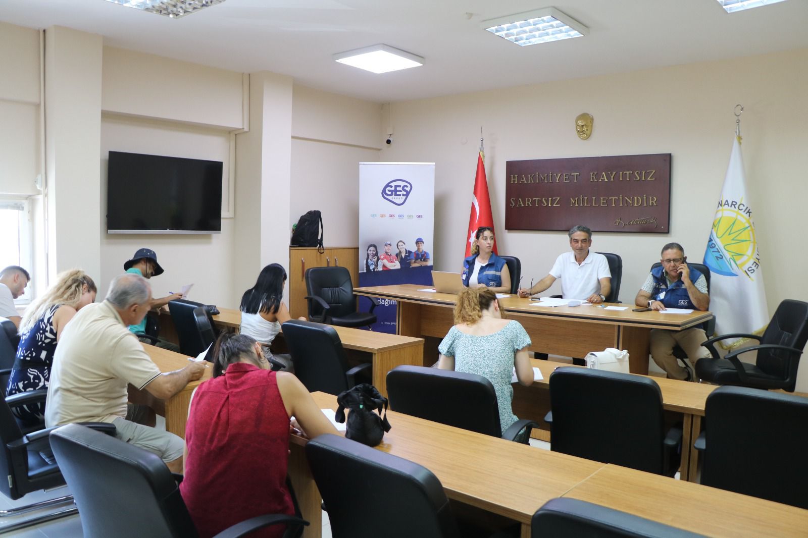 ÇINARCIK’TA ”İSTİHDAM MASASI” TAM GAZ ÇALIŞIYOR