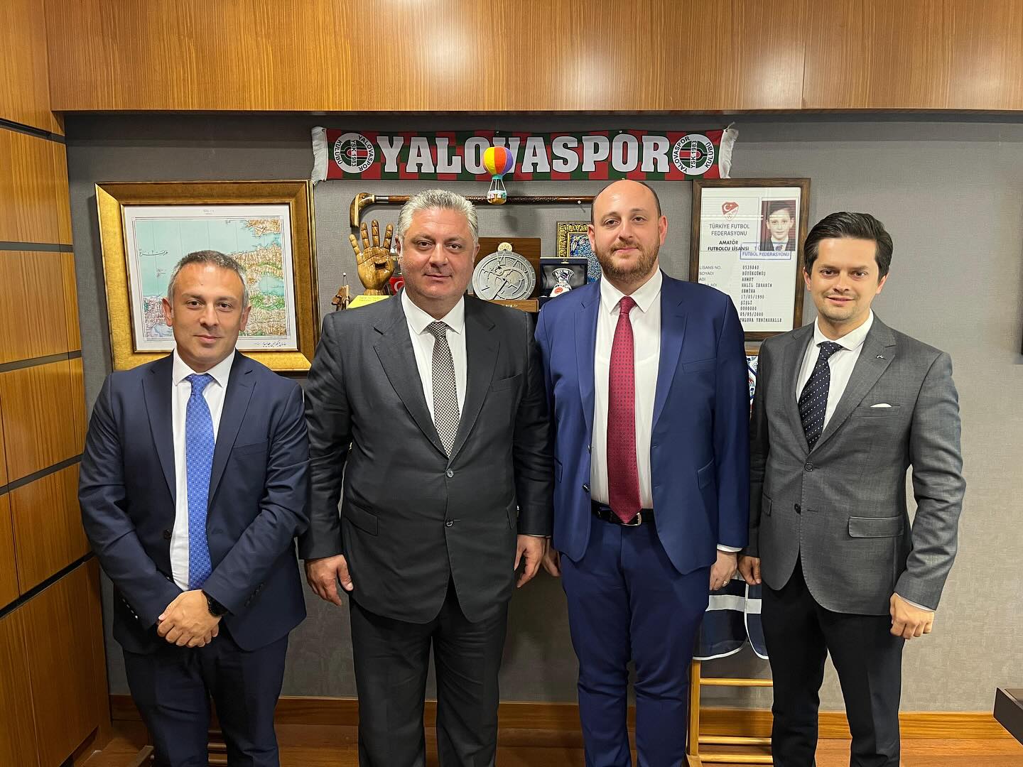 GÜREL, AK PARTİLİ VEKİLLERLE BULUŞTU