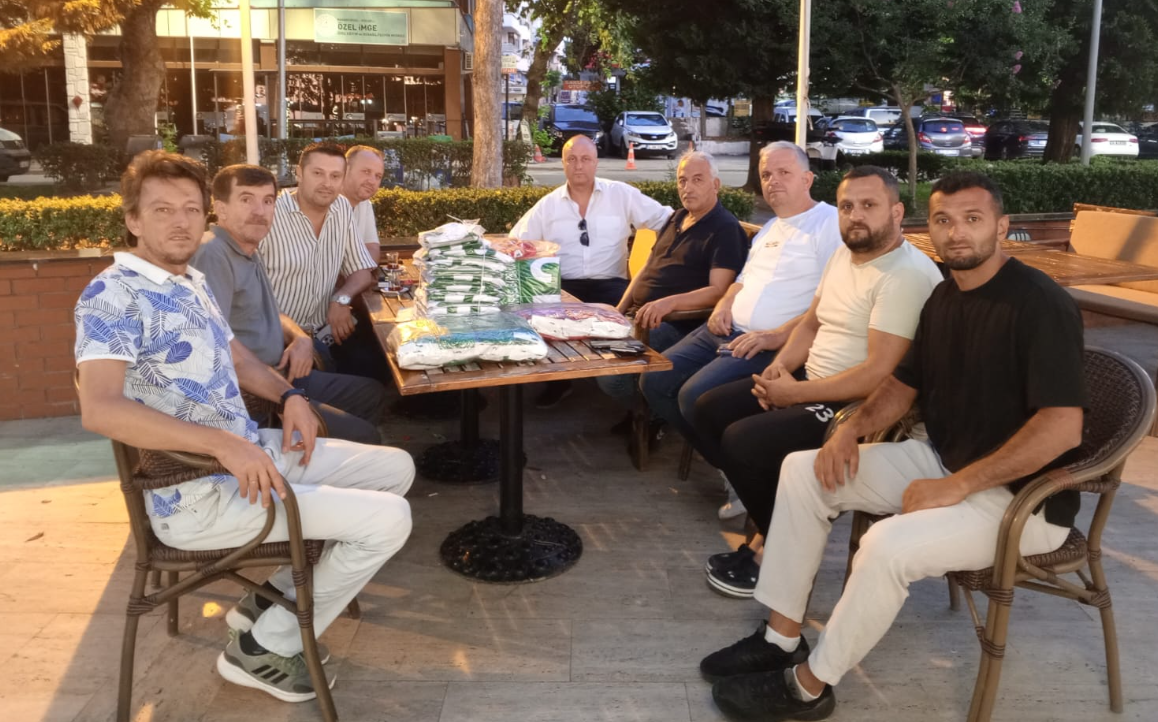 İŞ ADAMI ÖZKAPLAN’DAN İLÇE FUTBOL TAKIMLARINA TAM DESTEK
