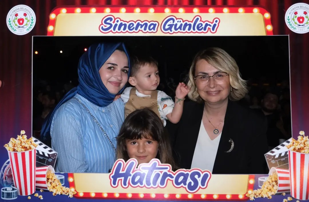 ALTINOVA’DA AÇIK HAVA SİNEMA GÜNLERİNE YOĞUN İLGİ GÖSTERİLDİ
