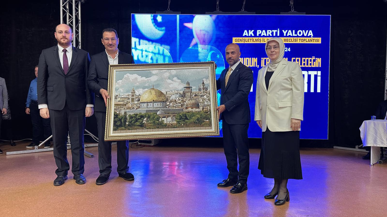 AK PARTİ GENEL BAŞKAN YARDIMCISI YAVUZ, YALOVA’DA KONUŞTU