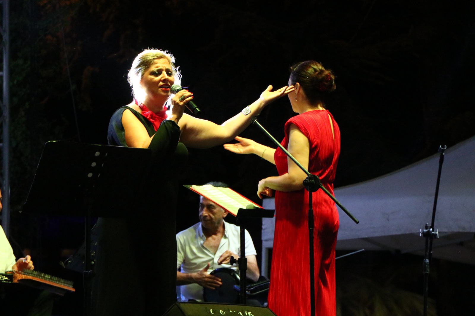 ÇİFTLİKKÖY’DE SANAT MÜZİĞİ RÜZGARI ESTİ