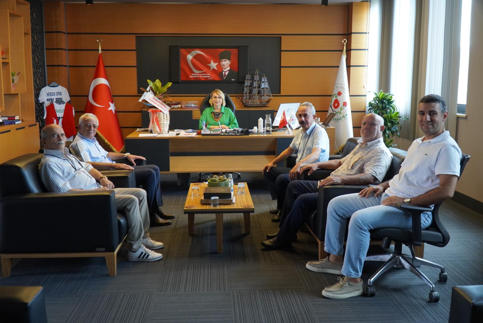 KARAMÜRSEL TURİZM DERNEĞİ, BAŞKAN FAZLACA’YI ZİYARET ETTİ