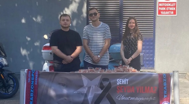 ŞEHİT POLİS ŞEYDA YILMAZ İÇİN HAYIR TATLISI DAĞITTILAR!