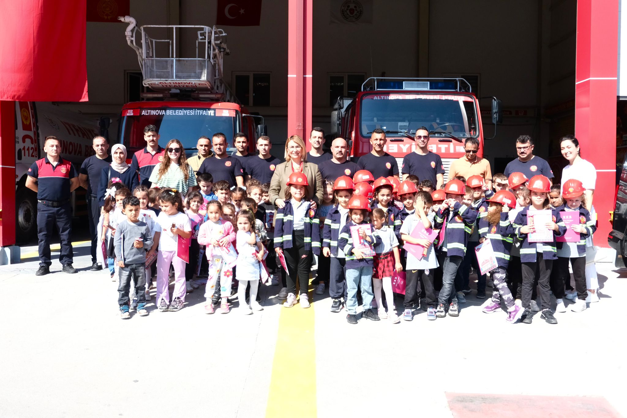 BAŞKAN FAZLACA, MİNİK İTFAİYECİLERLE BİRLİKTE ‘İTFAİYECİLER HAFTASINI’ KUTLADI