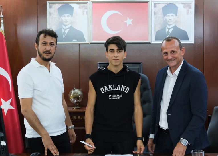 ÇİFTLİKKÖY BELEDİYESPOR’DAN TRANSFER ŞOV