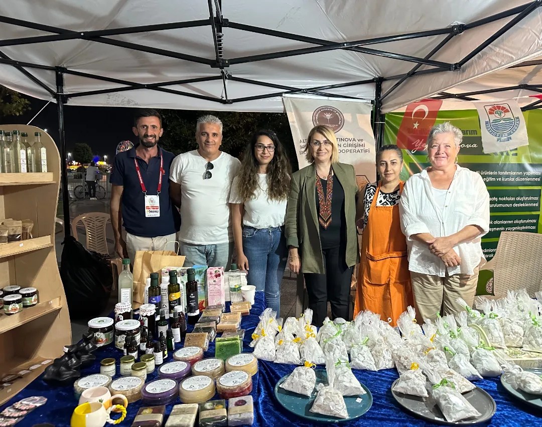 FESTİVALE “ALTINOVA DAMGASI”