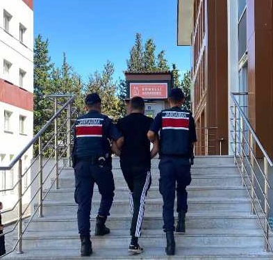 YALOVA’DA 15 YIL HAPİS CEZASI NEDENİYLE ARANAN HÜKÜMLÜ YAKALANDI!