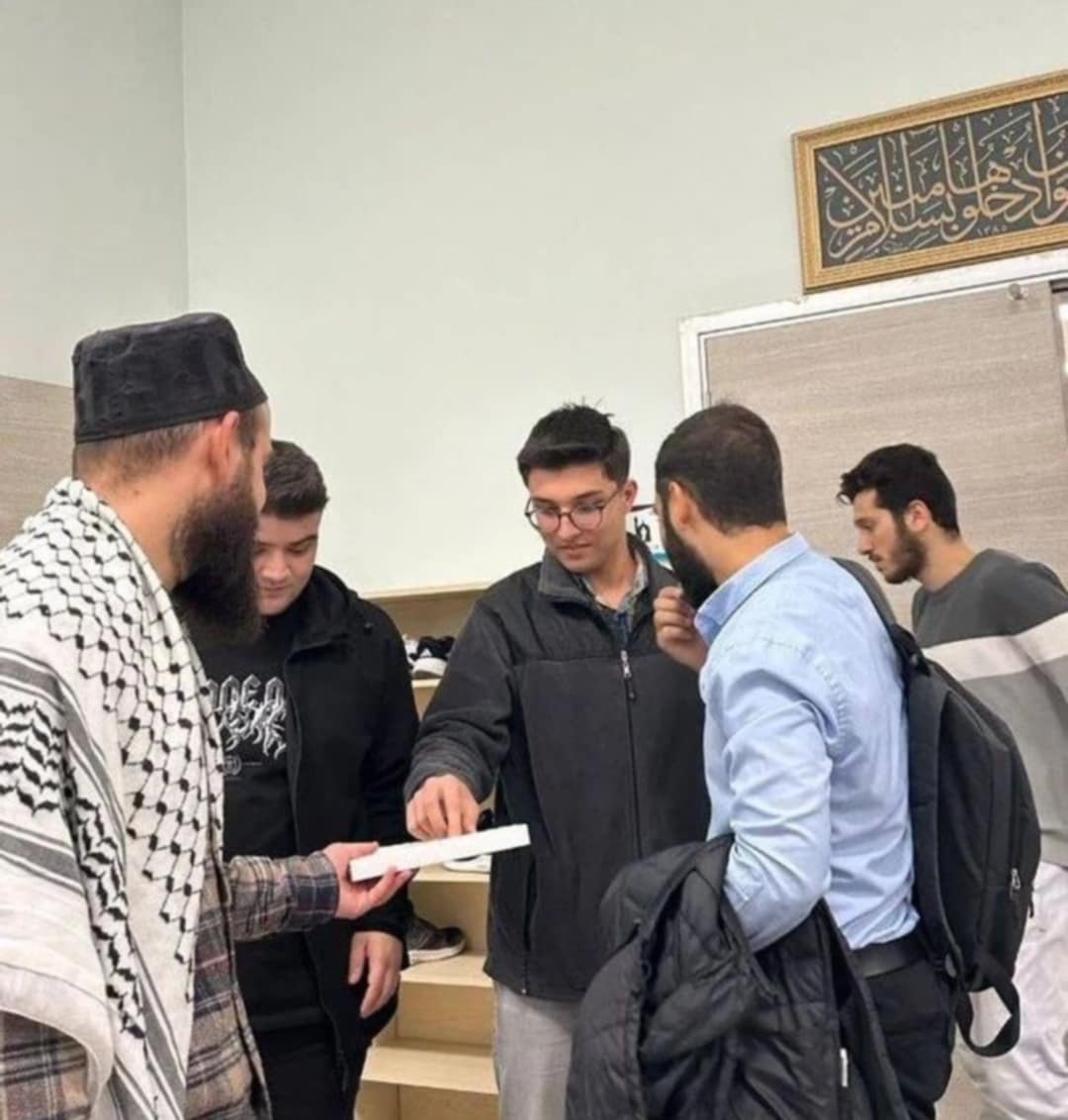 FETÖ ÖLDÜ, LOKUM DAĞITILDI