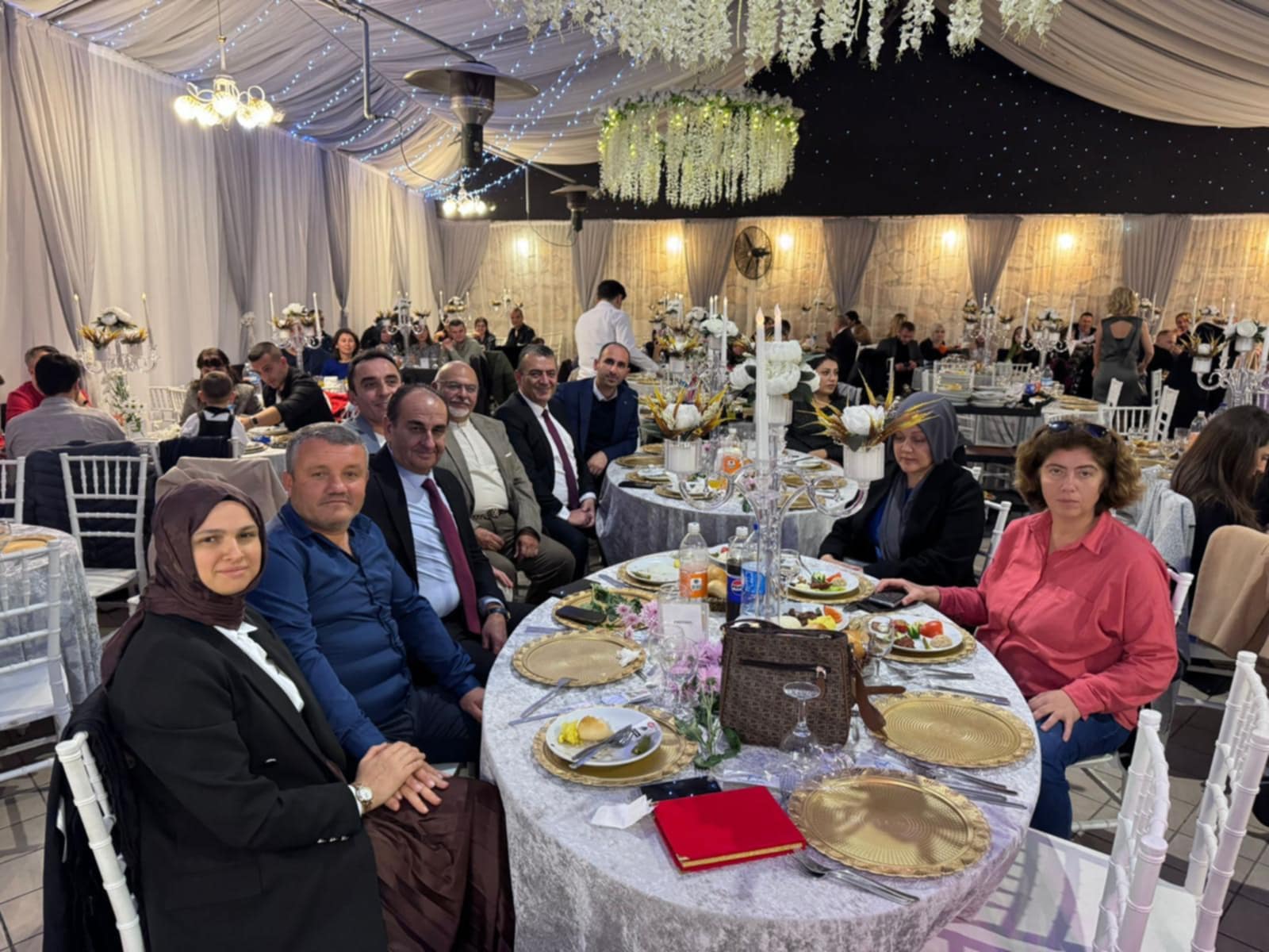 ALTINOVA İLÇE MİLLİ EĞİTİM MÜDÜRÜNDEN, 24 KASIM’A MUHTEŞEM GECE!