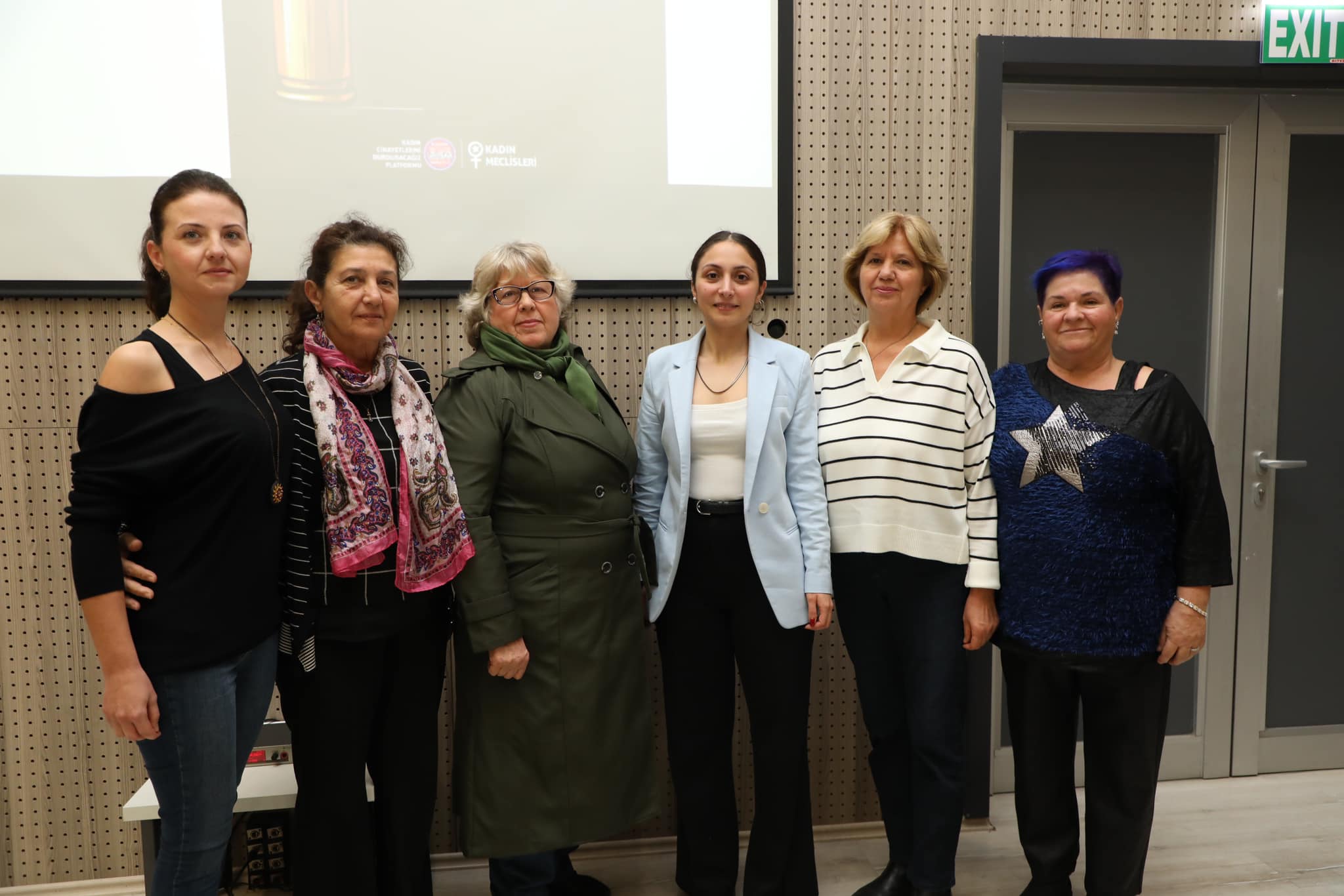 KARAMÜRSEL’DE KADINA YÖNELİK ŞİDDETLE MÜCADELE SEMİNERİ DÜZENLENDİ