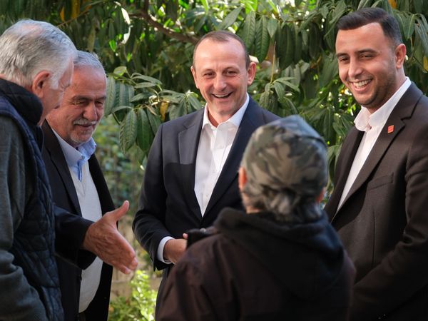 CHP ÇİFTLİKKÖY’DE ‘ŞOV YAPIYOR’