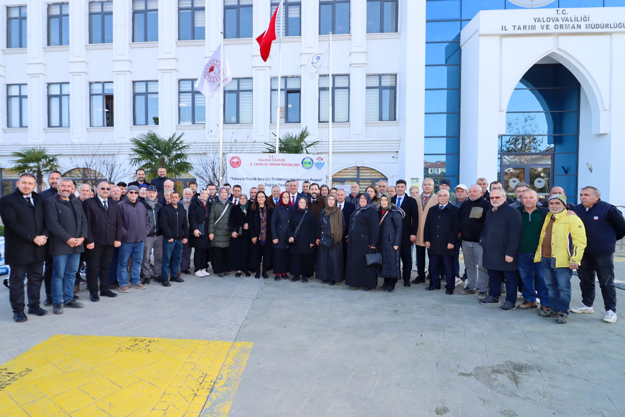 167 ÜRETİCİYE SERA NAYLONU DAĞITILDI