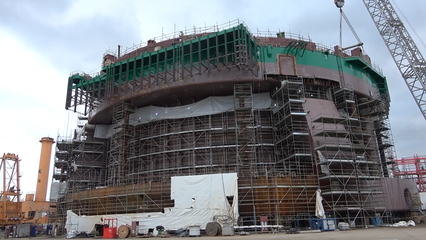 TÜRKİYE’DE İLK KEZ İNŞA EDİLEN BALIK ÇİFTLİĞİNİN İNŞASI ALTINOVA’DA GERÇEKLEŞİYOR