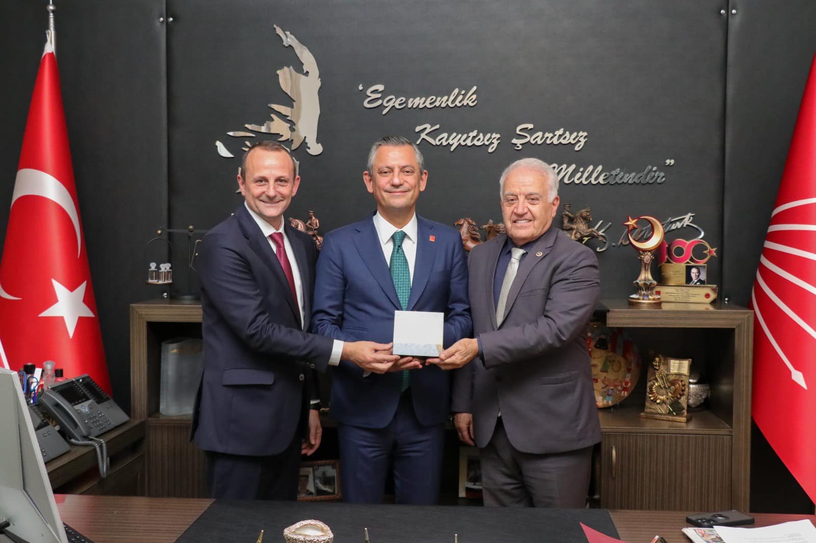 CHP GENEL BAŞKANI ÖZEL’E ZİYARET YAPILDI