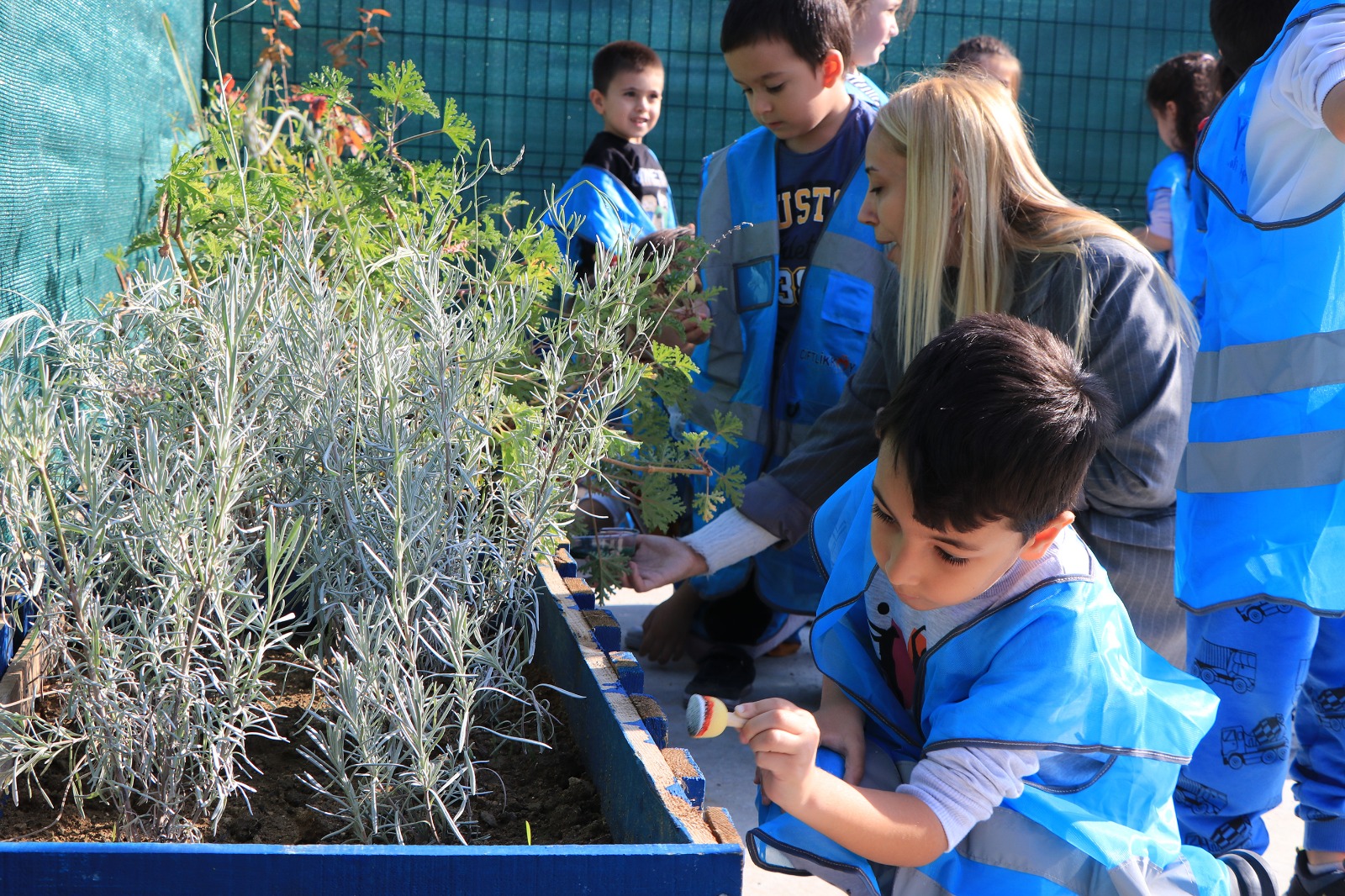 ÇİFTLİKKÖY’DE SAKSILAR ÇOCUKLARLA RENKLENDİ