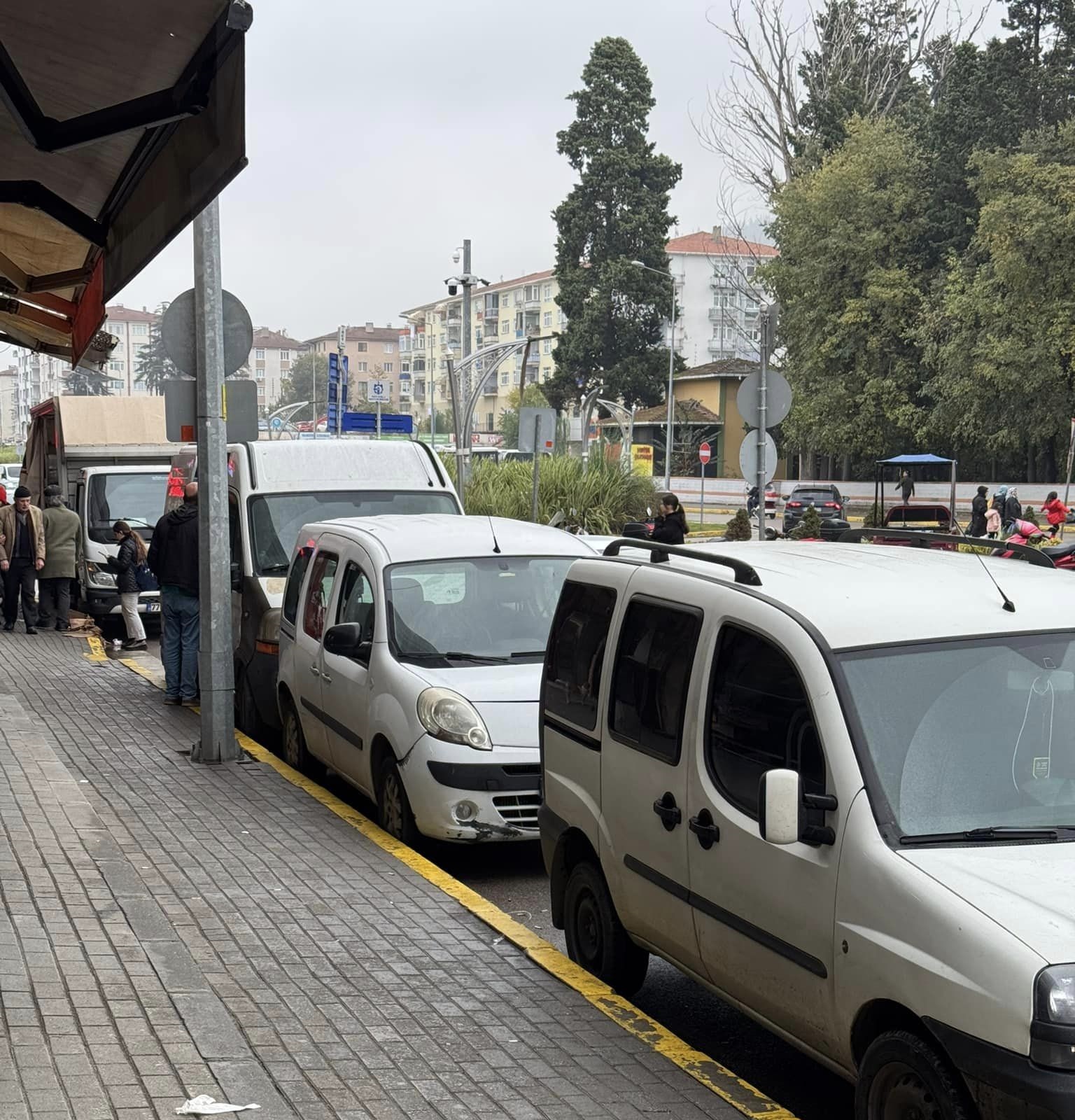 KARAMÜRSEL’DE ESNAF MALZEME İNDİREMİYOR!