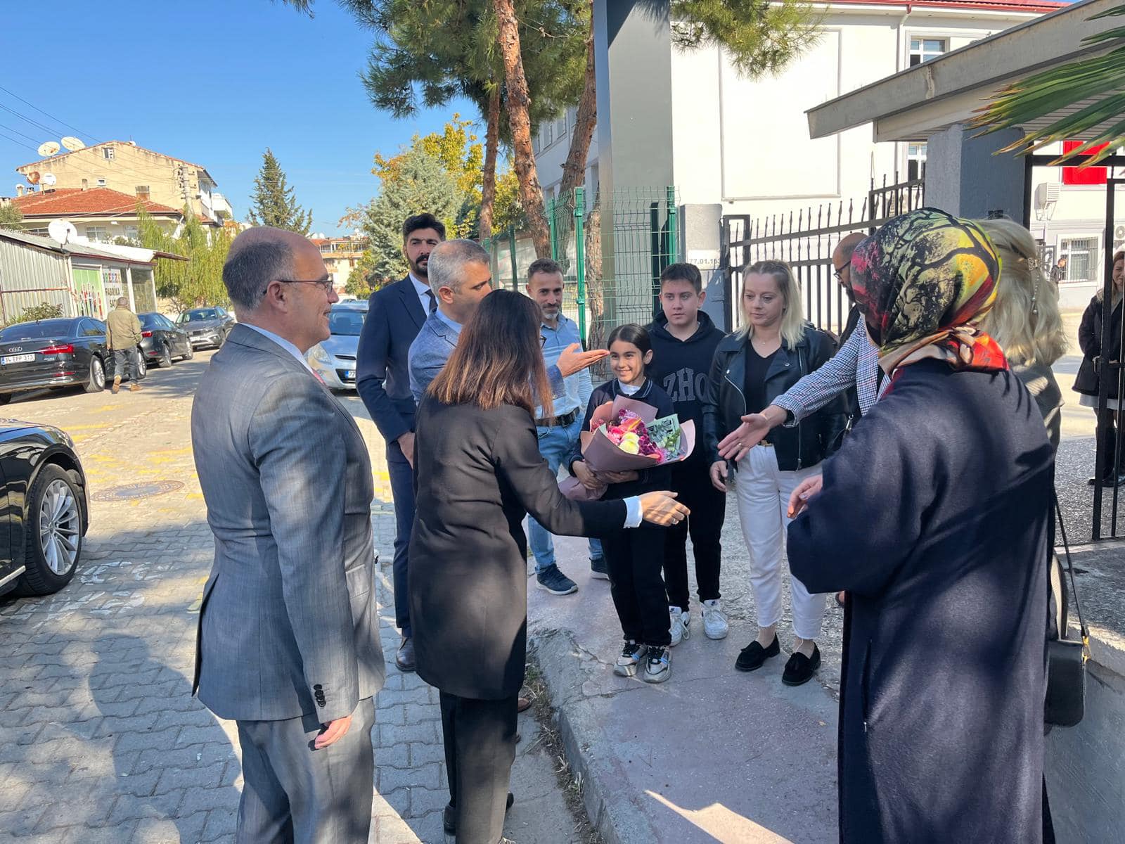 VALİ KAYA’DAN OKUL VE KÜTÜPHANE ZİYARETİ