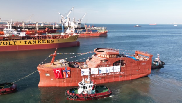 TERSAN TERSANESİ, LEİNEBRİS’İ DENİZE İNDİRDİ