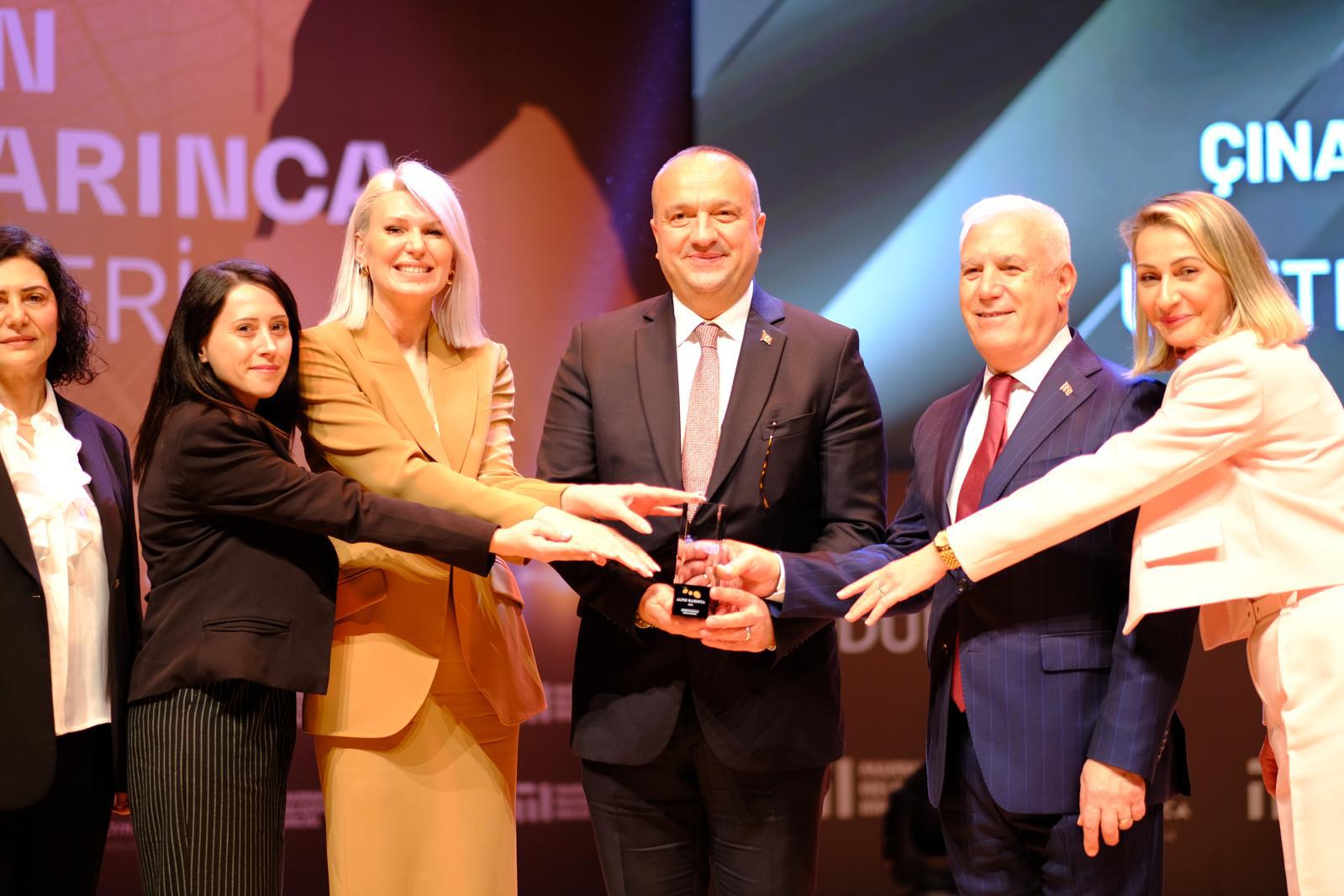 ÇINARCIK BELEDİYESİ’NE ALTIN KARINCA BİRİNCİLİK ÖDÜLÜ