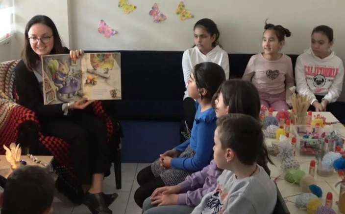 VALİ KAYA, ÇOCUKLARA MASAL OKUDU