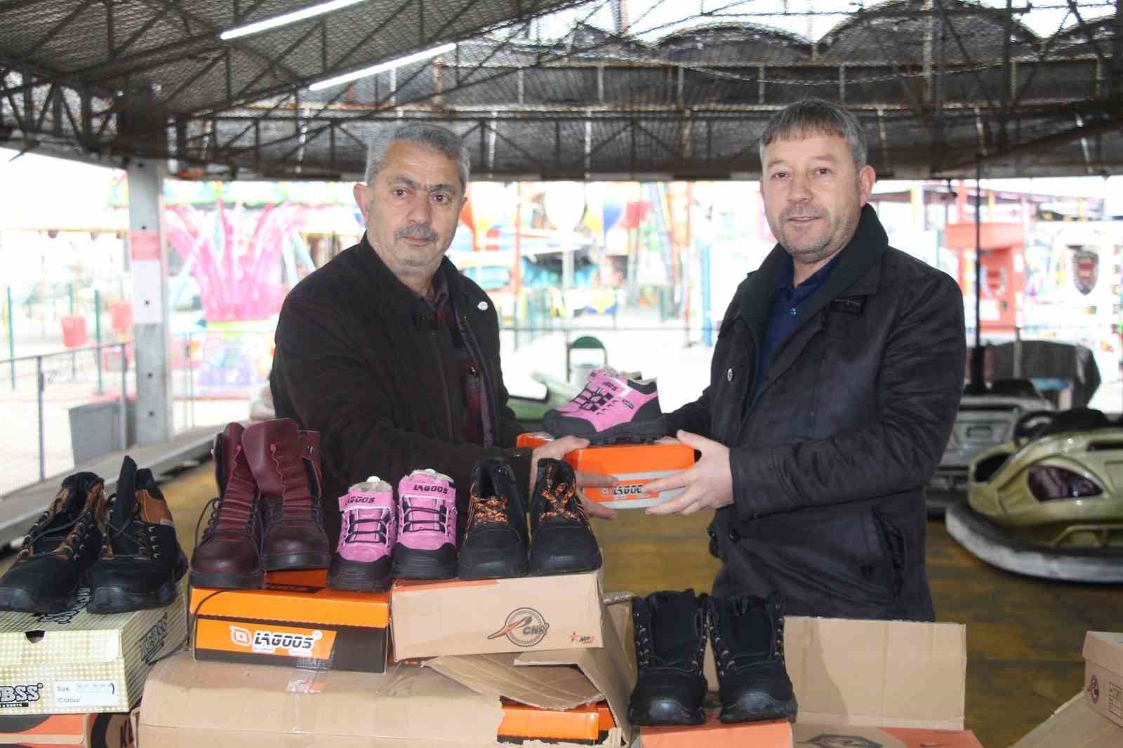 YALOVA’LI HAYIRSEVER, 10 YILDIR İHTİYAÇ SAHİBİ ÇOCUKLARIN YÜZÜNÜ GÜLDÜRÜYOR