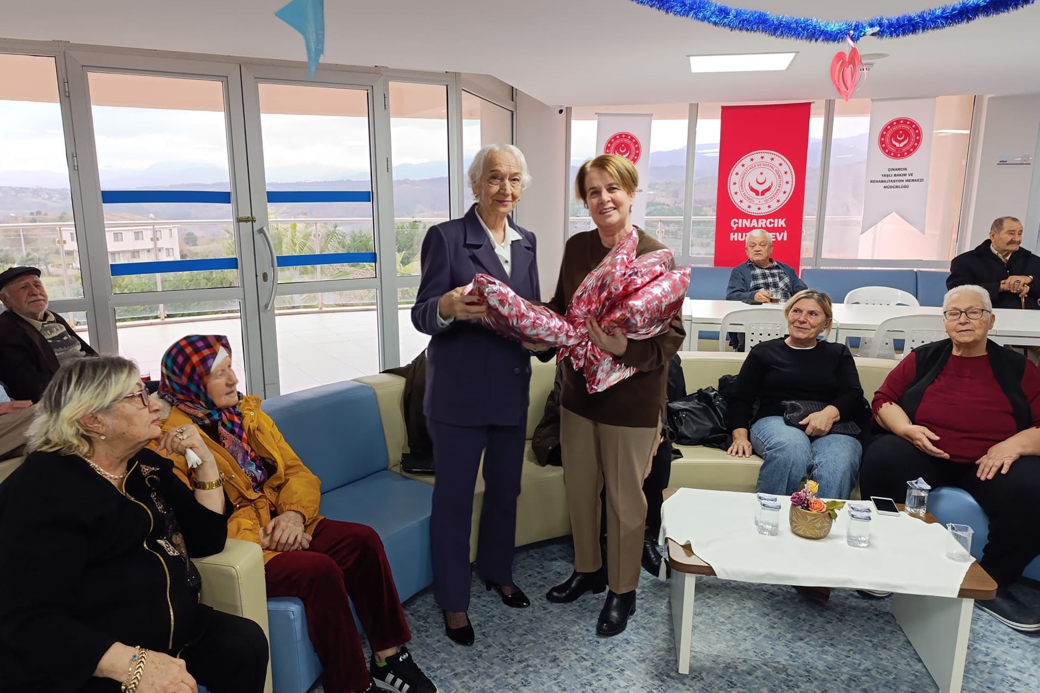 ÇINARCIK’DA YAŞLILAR UNUTULMADI