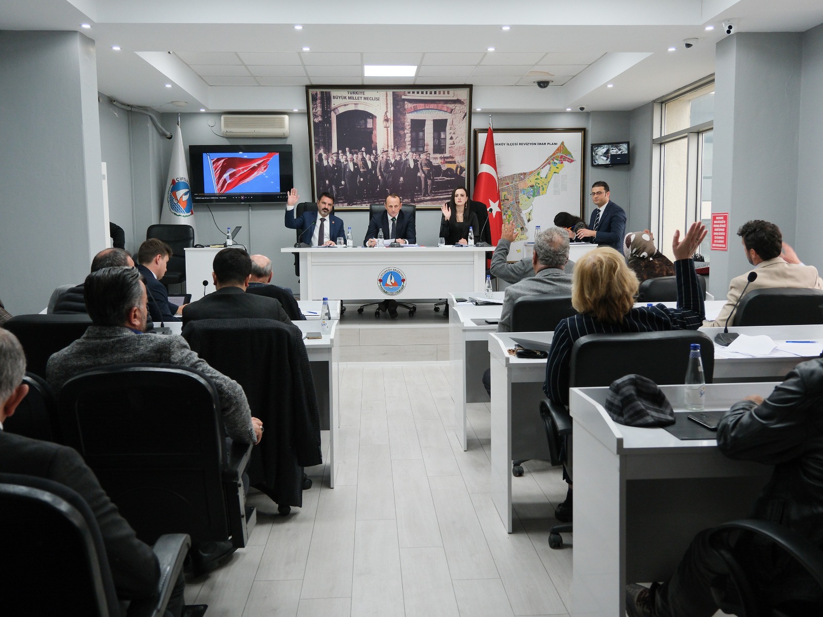 ÇİFTLİKKÖY’DE YATIRIM BÜTÇESİ ONAYLANDI