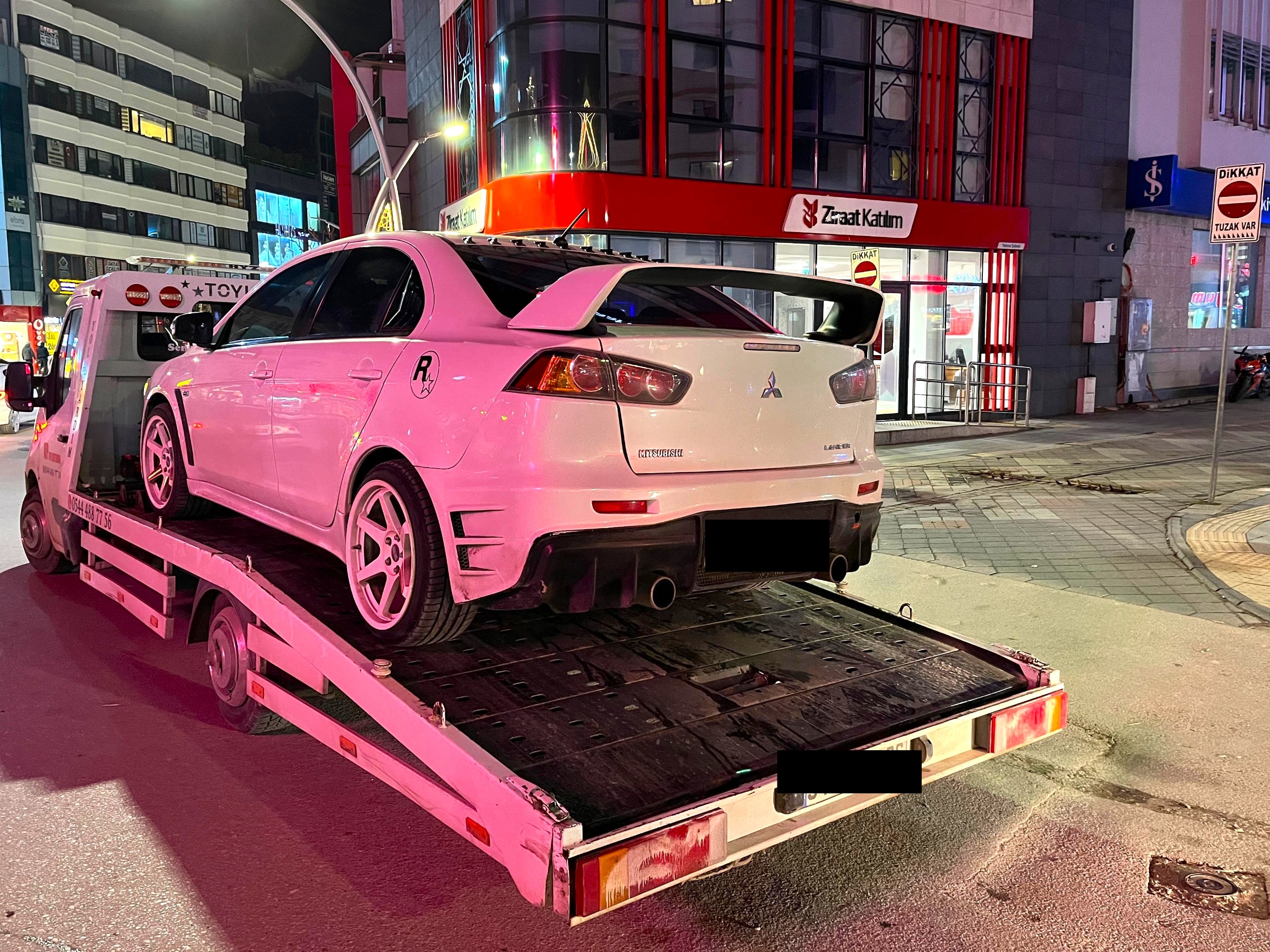 O ARAÇ TRAFİKTEN MEN EDİLDİ!