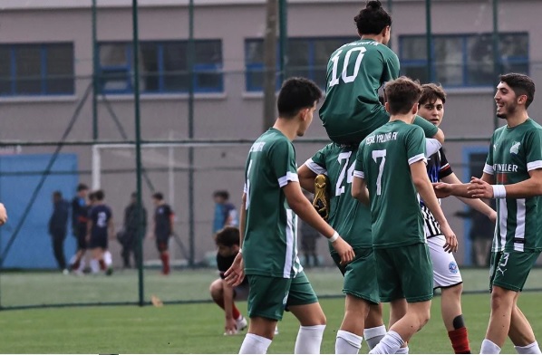 YEŞİL YALOVA FK’NIN GENÇLERİ ŞOV YAPTI!