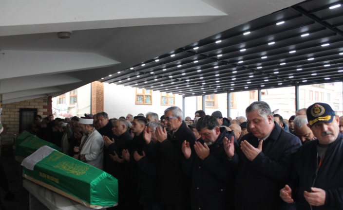 REKTÖR BAHÇEKAPILI’NIN ACI GÜNÜ.. AMCASI VEFAT ETTİ