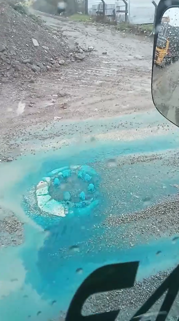 YALOVA’DA RÖGARDAN MAVİ RENKLİ SU TAŞTI!