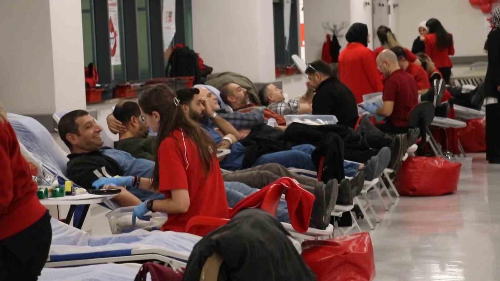 YALOVA’DA KAN BAĞIŞI SEFERBERLİĞİ