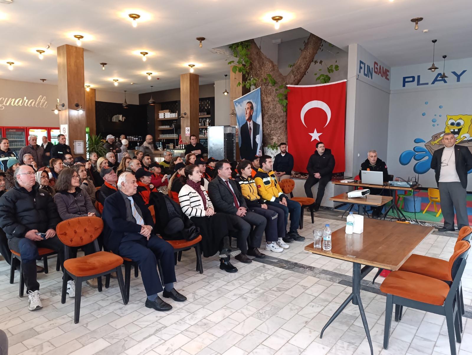 ÇINARCIK’TA YANGIN SEMİNERİ DÜZENLENDİ