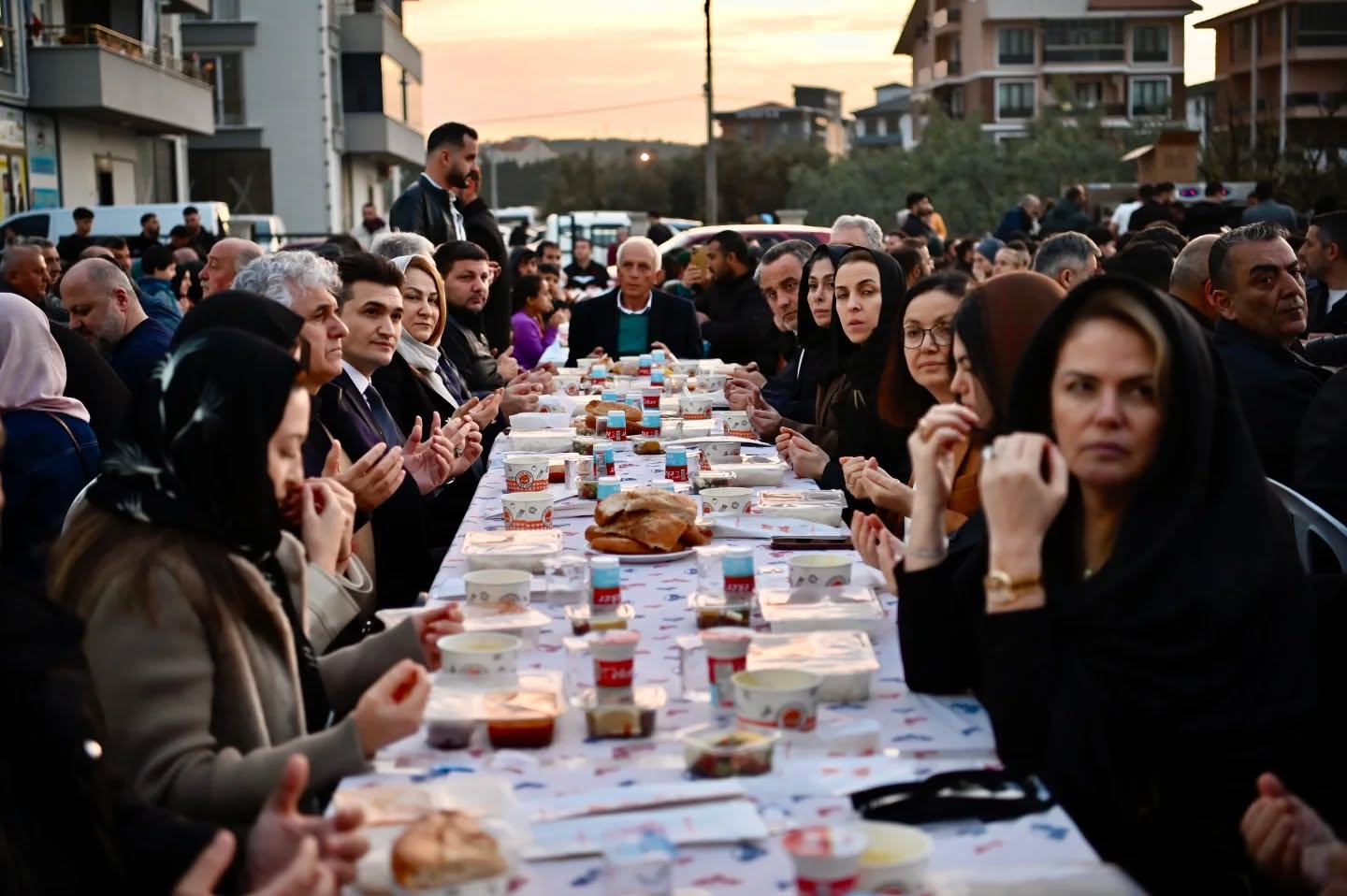ALTINOVA KAYMAKAMLIĞININ İFTAR PROGRAMINA YOĞUN KATILIM