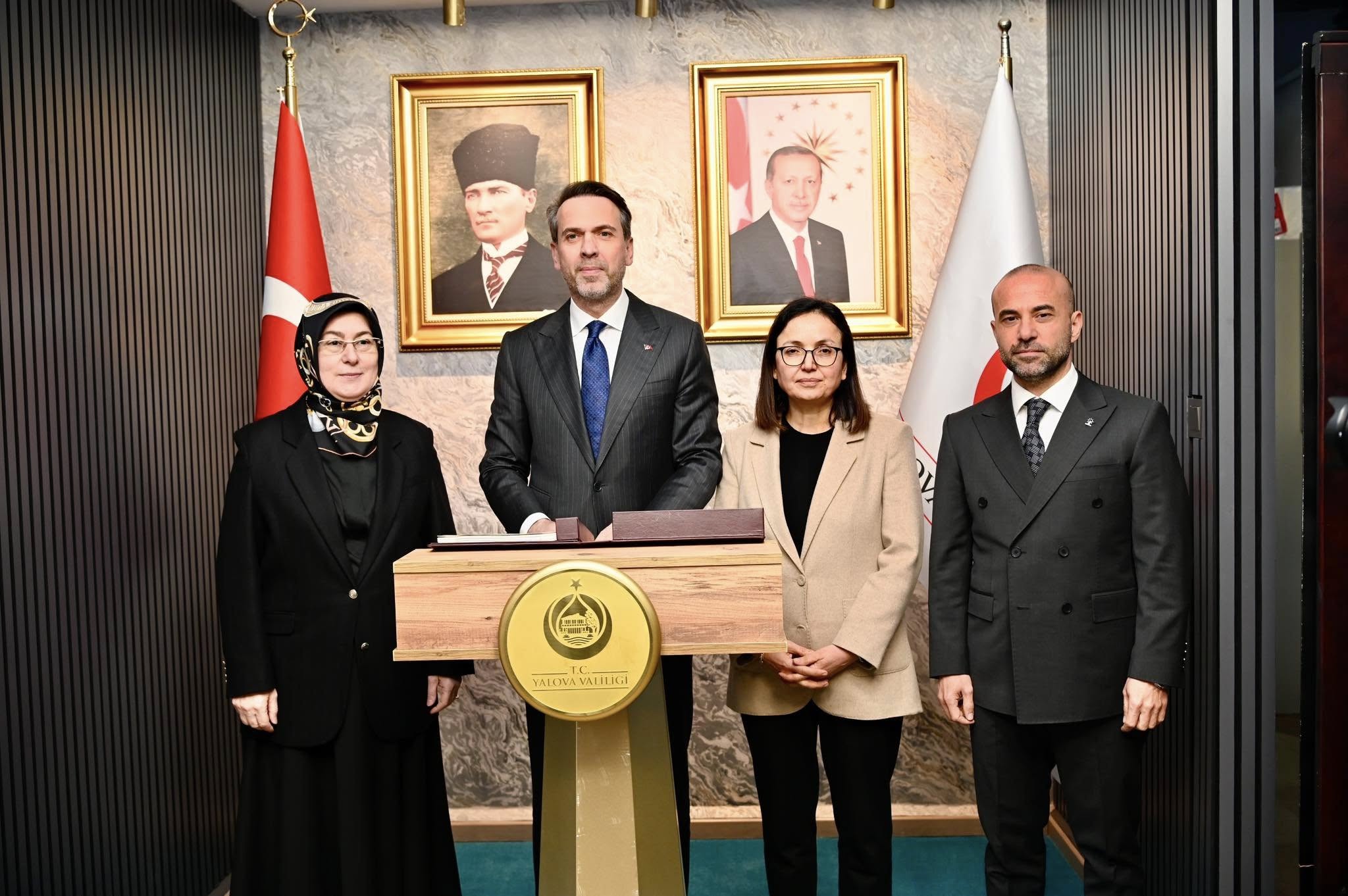 BAKAN BAYRAKTAR’DAN VALİLİĞE ZİYARET