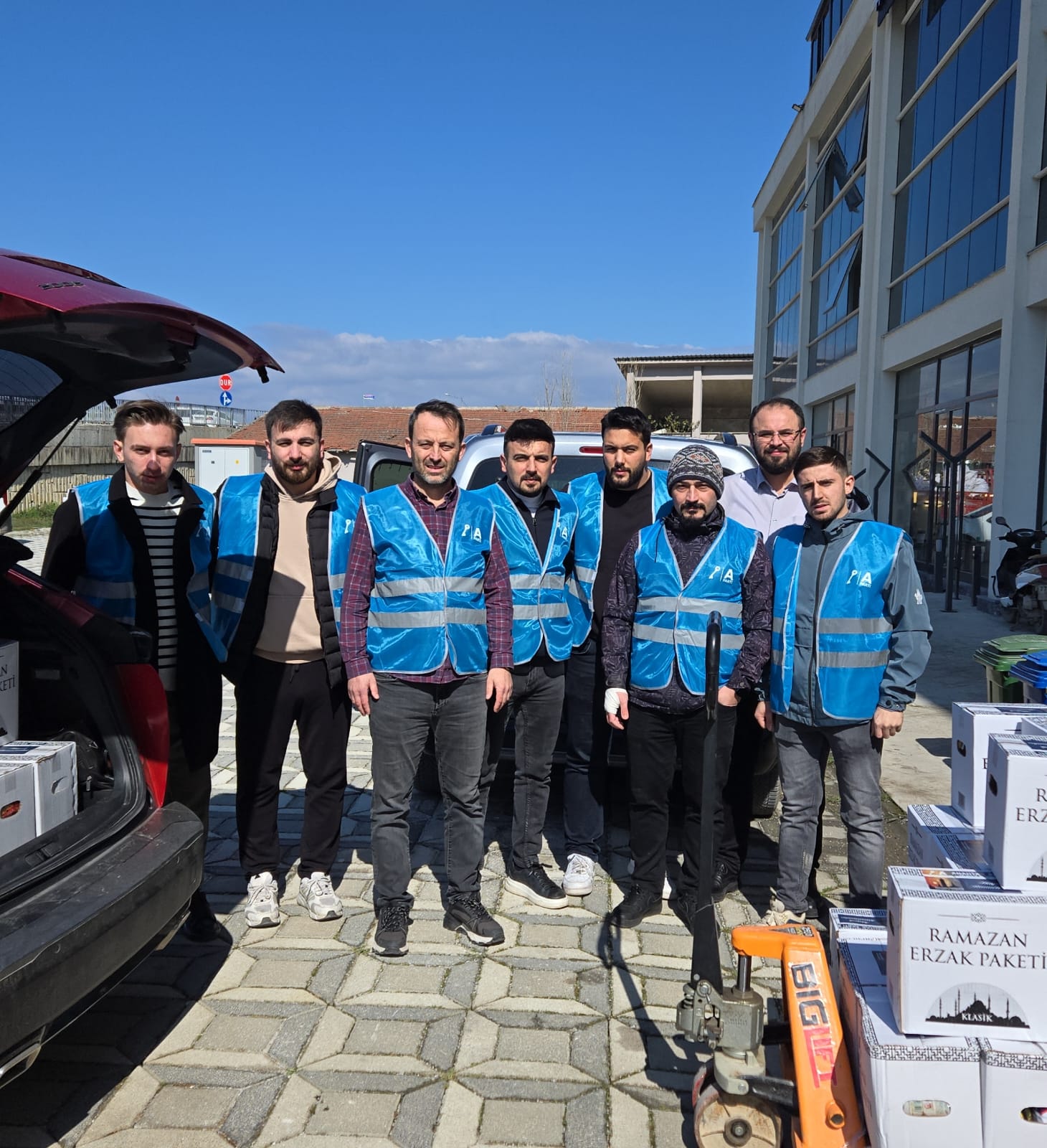 ANAHTAR PARTİSİNDEN RAMAZAN YARDIMI