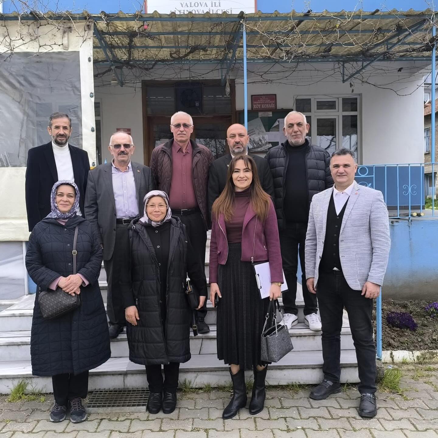 AK PARTİ’DEN ALTINOVA KÖYLERİNE ÇIKARMA