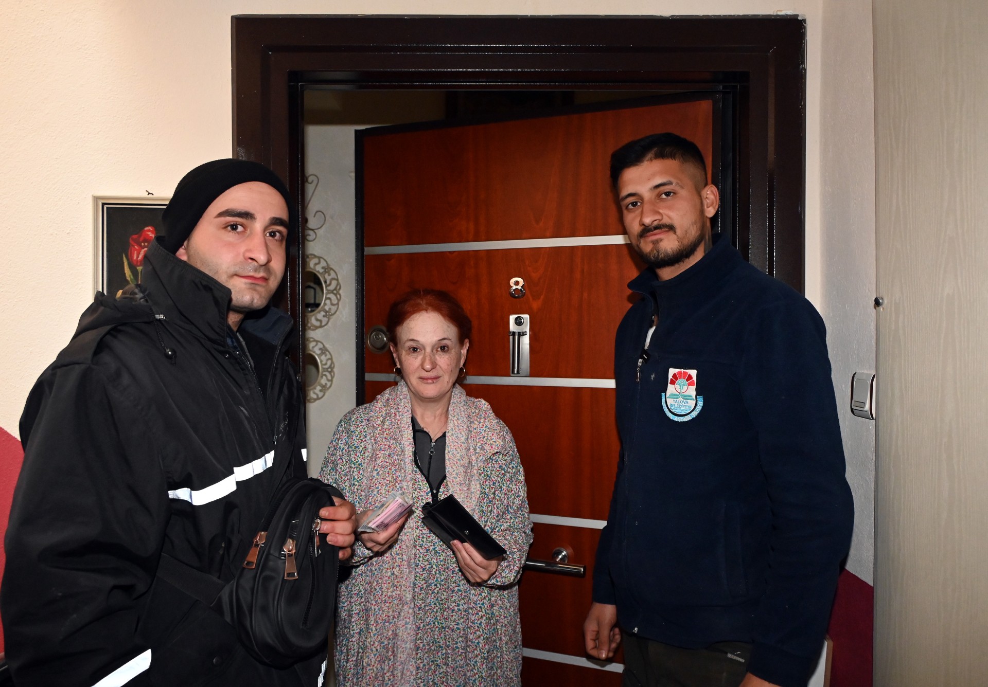 BULUNAN CÜZDAN SAHİBİNE TESLİM EDİLDİ